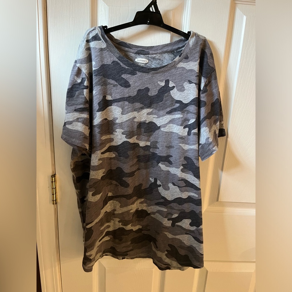 Women’s XLT Old Navy Tee